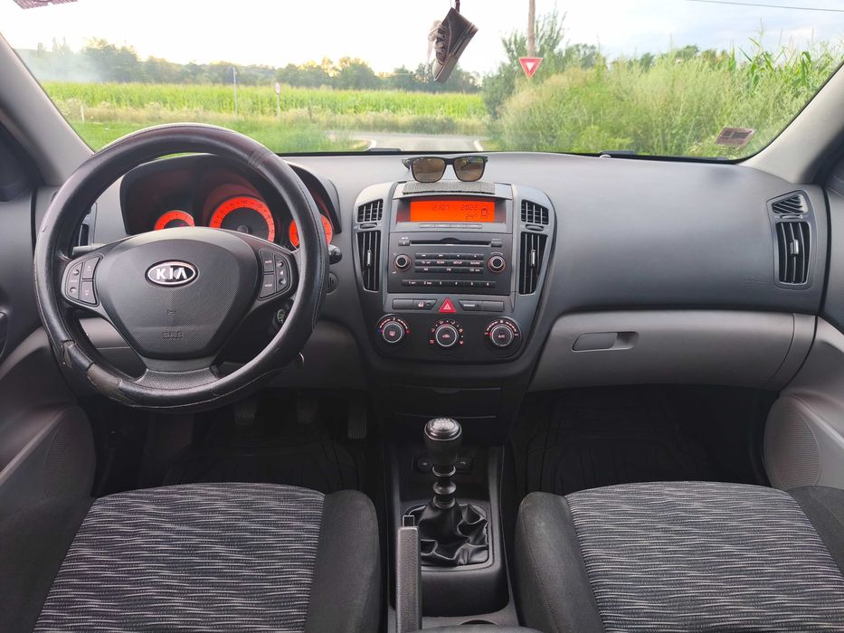 KIA ceed 1.4 benzină