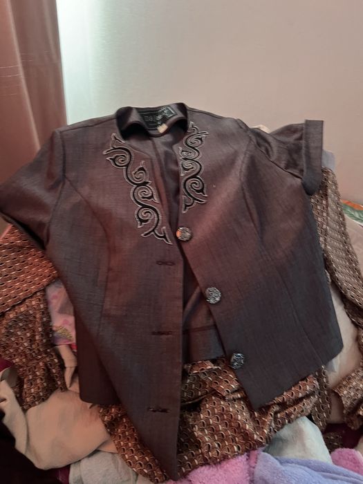 Пакет одежды для женшин и девочек разного возраста