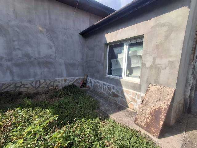 Две съседни къщи, село Светлен