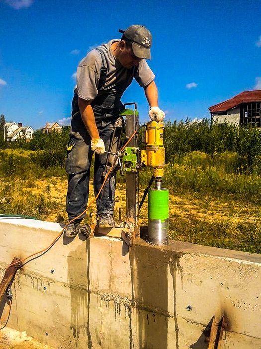 Алмазое сверление стен