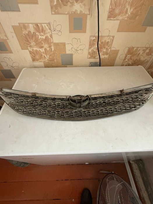 Решетка радиатора Камри 30