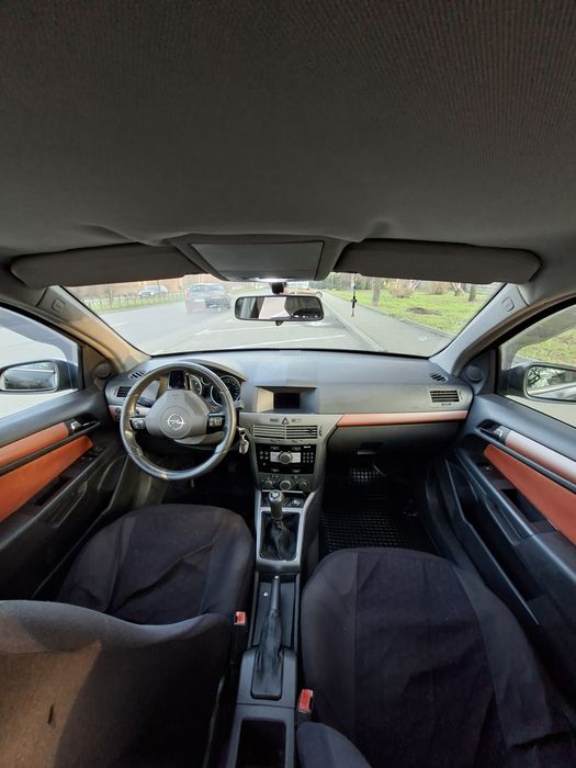 Vind opel astra h, an fabricație 2005,motor  1,7cdti (diesel)