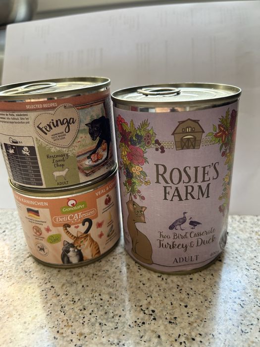 Консервна храна за котки