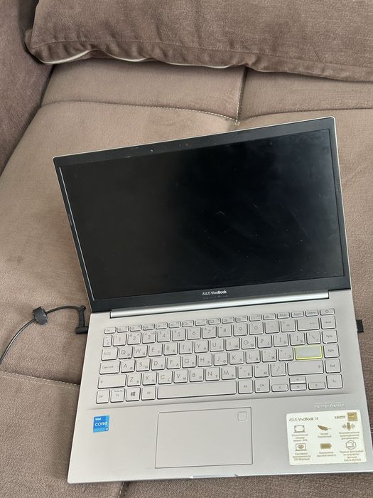 ASUS VivoBook 14