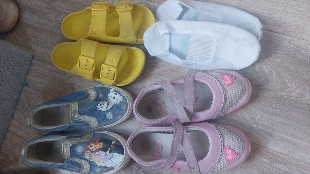 Отдам обувь 30-31 размеры