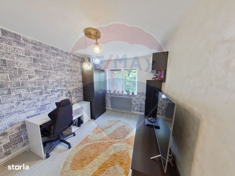 Apartament cu 3 camere de vânzare