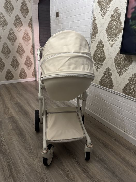 Срочно продам коляску