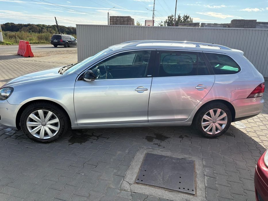 Se vinde vw golf VI 2011