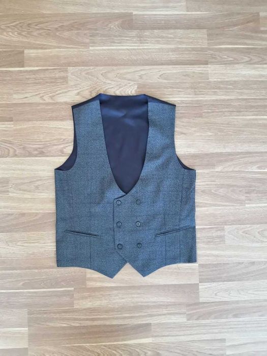 Серый костюм 48 размера / Kulrang kostyum, 48-razmer SALVARINI