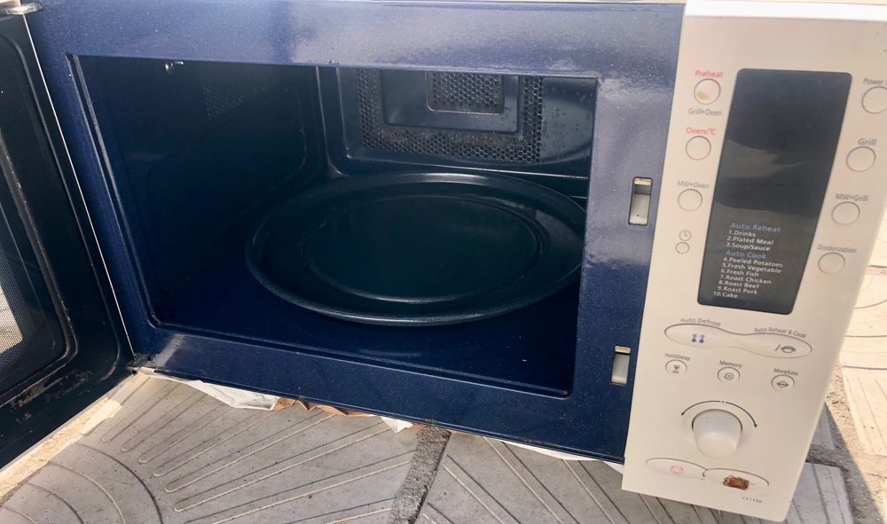 Микровълнова комбинирана фурна  Самсунг