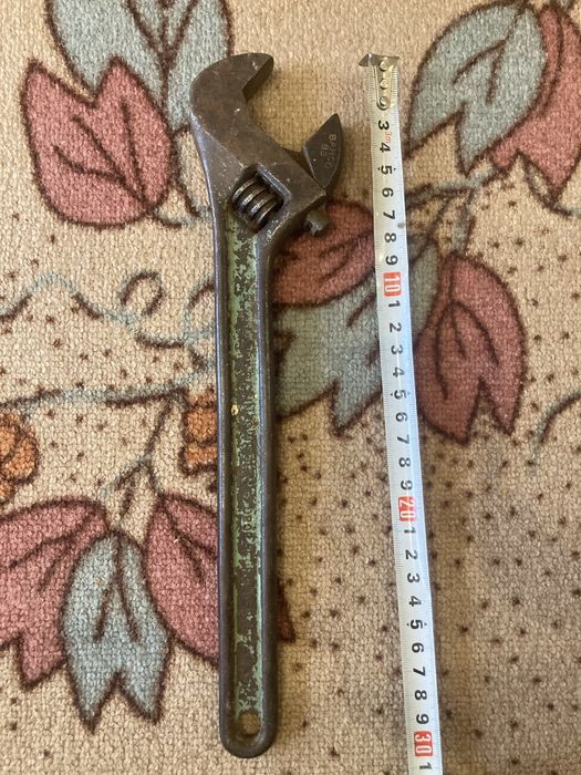 Френски ключ ………………………………….