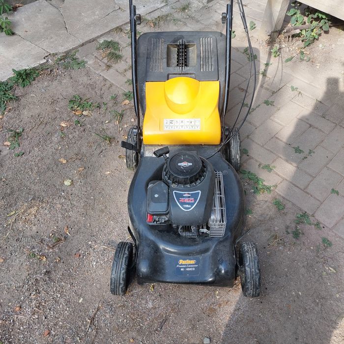 Продам газонакосилку 75000 тг