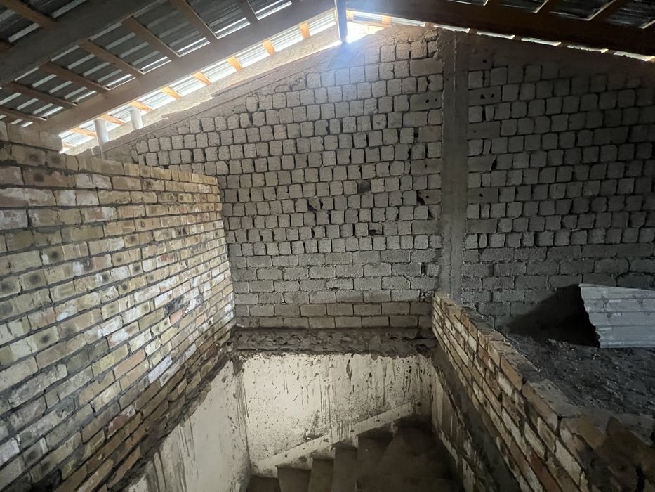 Назарбекда арзон котеж 1,5 сотих 5 та хона, мансарда