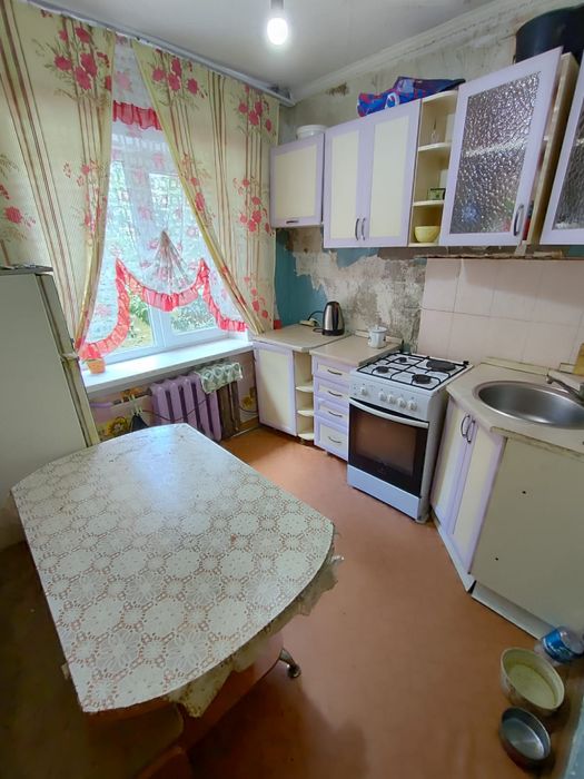 Продам 2 х комн. 2-20,  2 этаж.