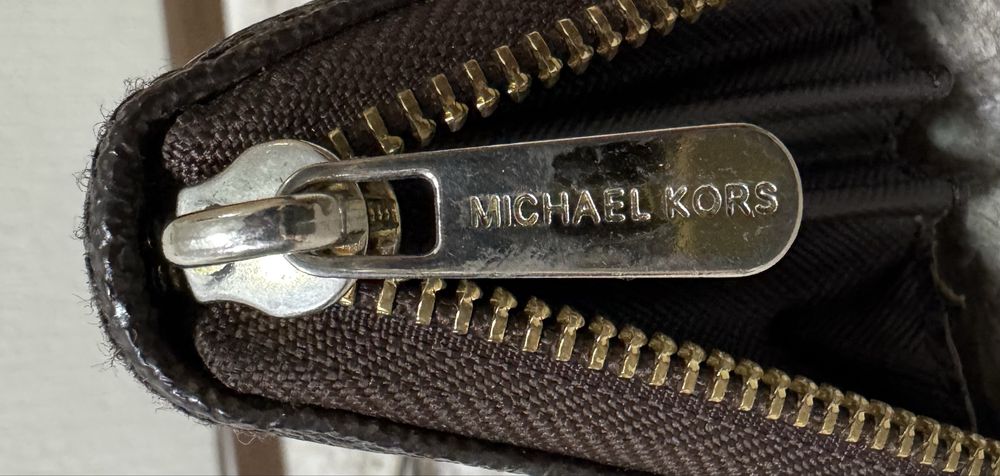 Продам кошелек женский МК.