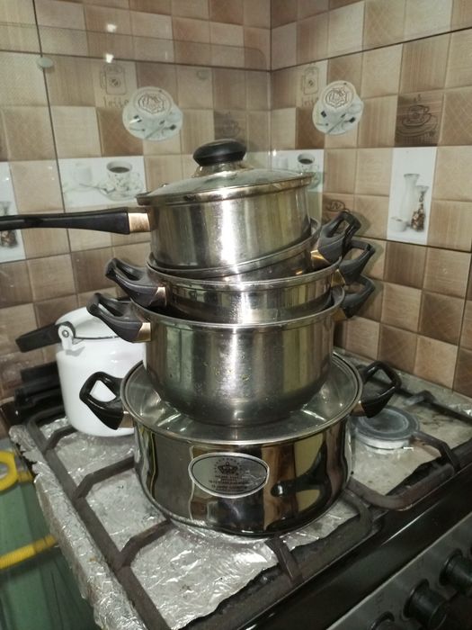 Продам набор кастрюль
