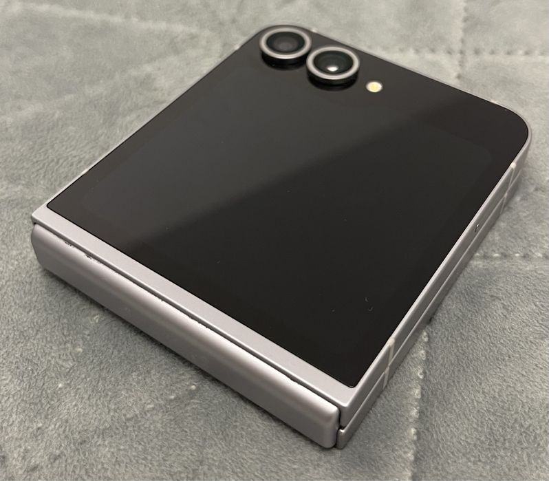 Samsung Galaxy Z6 Flip ! 10/10