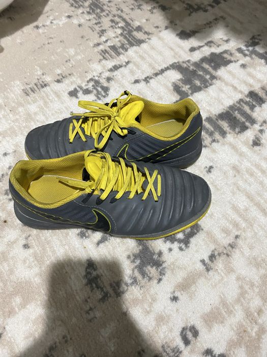 Сороконожки найк темпо