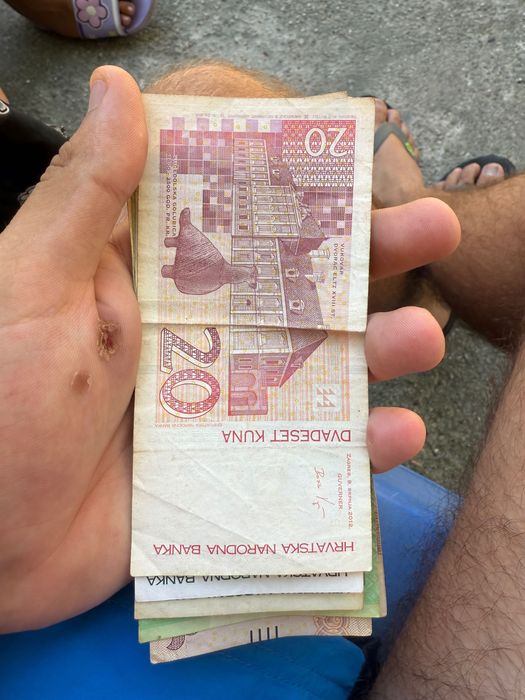 vând bancnote pentru colecționari