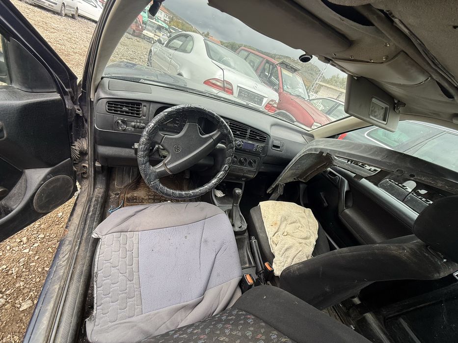 Голф 3 1.6 75 кс 1994г на части