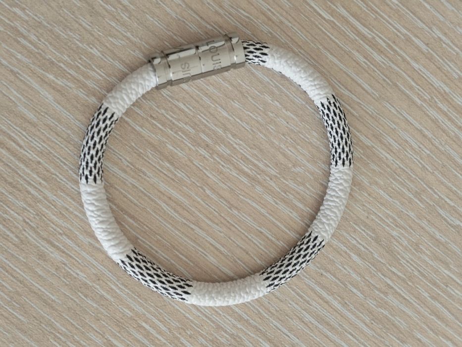 Бяла/Черна гривна Louis Vuitton