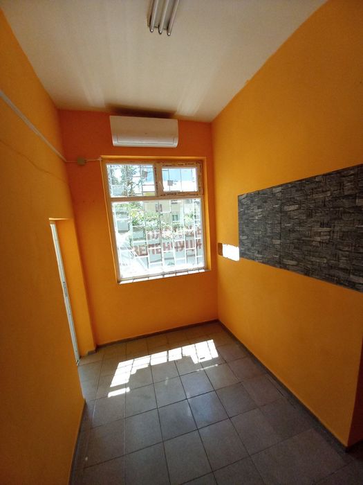 Дава се под наем Магазин в Перник, Монте Карло - 14 кв.м за 127.5 € - Снимка #1