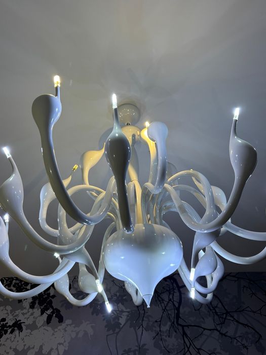 Продам люстру диаметр 80