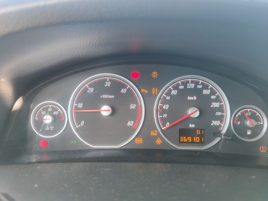 Продавам САМО НА ЧАСТИ! Opel Vectra C 3.0д 184к.с 2007 г. код- Z30DT