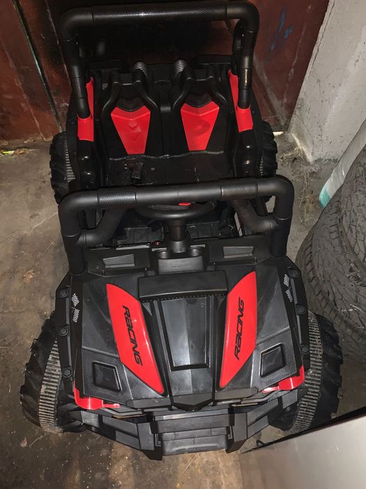 Акумоларорен джип