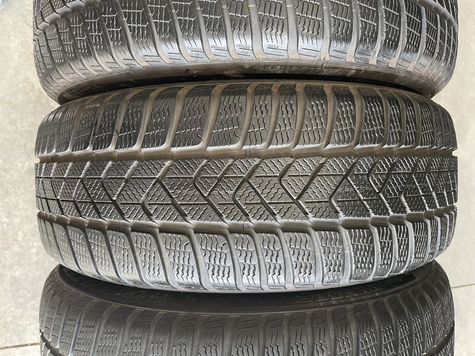 Set Anvelope Cauciucuri Iarna ca NOI 225 45 R19 M+S Pirelli Profil 7mm