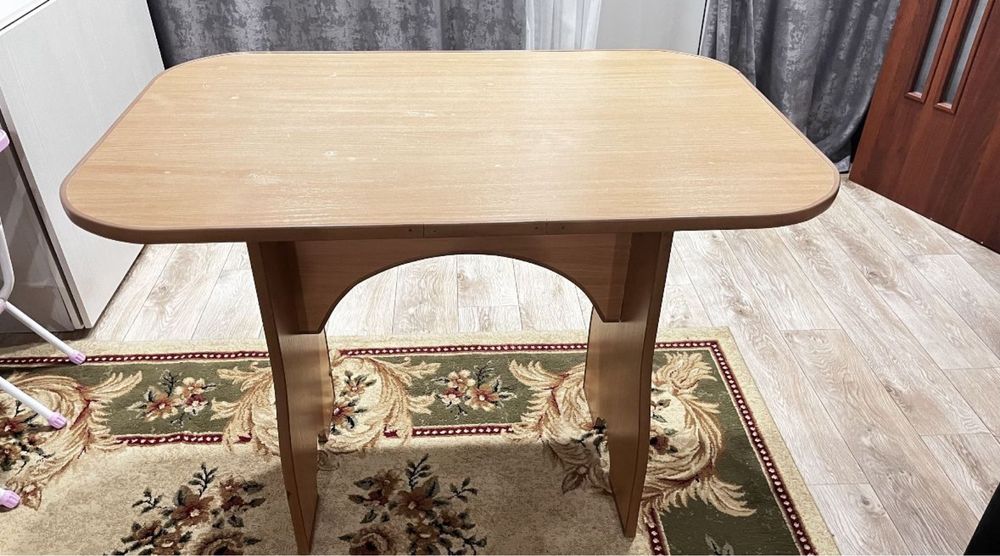 Кухонный стол в хор сост