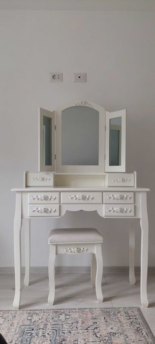 Masa toaleta / machiaj / make up + scaun