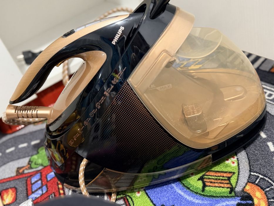 Staţie de călcat cu abur PerfectCare Elite Plus