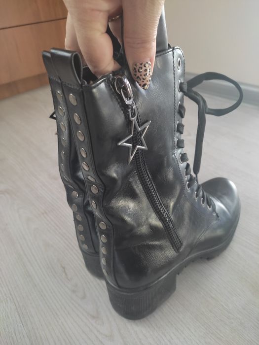 Дамски кожени ботуши