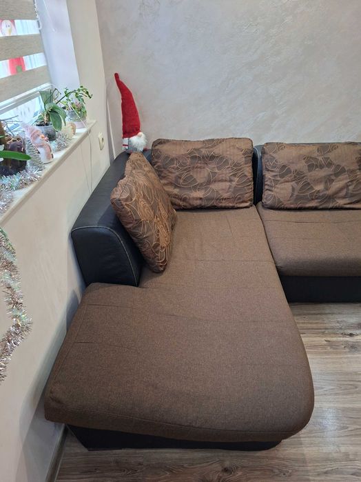 Ъглов разтегателен диван