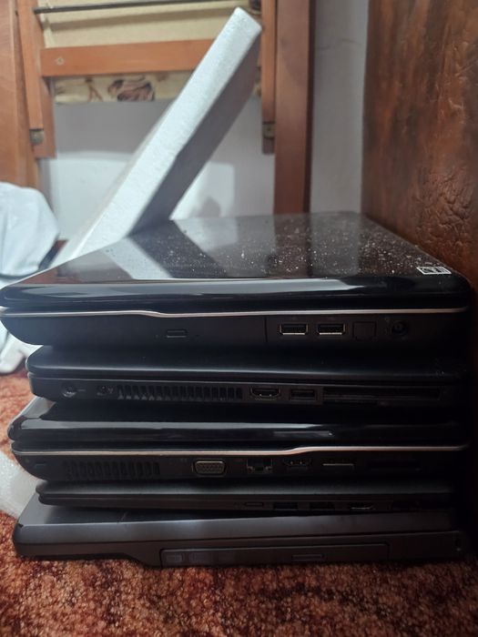 Vând primele 3 laptopuri