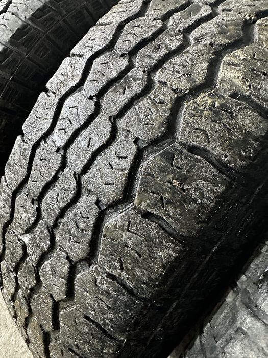 Продавам джипови гими 235 75 15