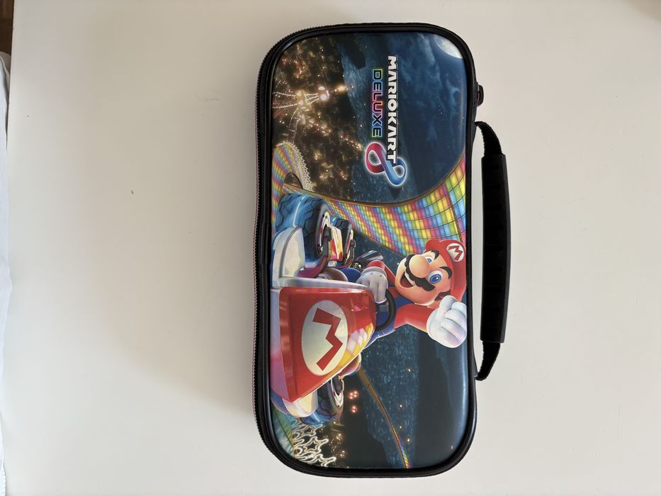 Nintendo Switch с допълнителни джойстици