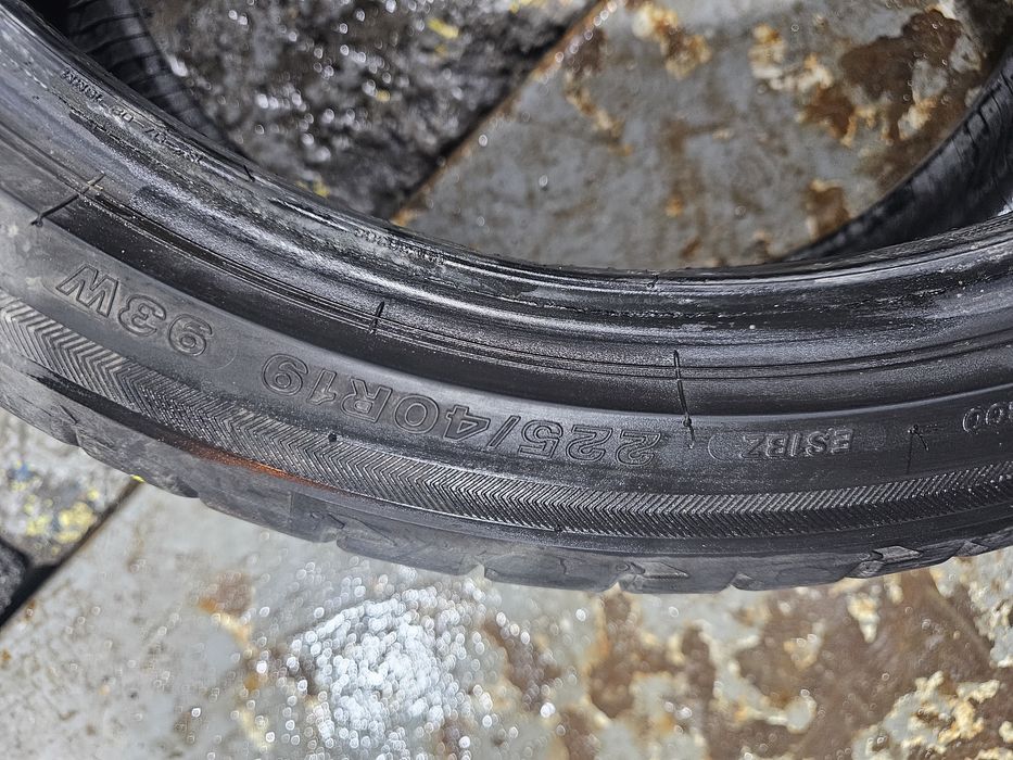 225 40 19 vara bridgestone
