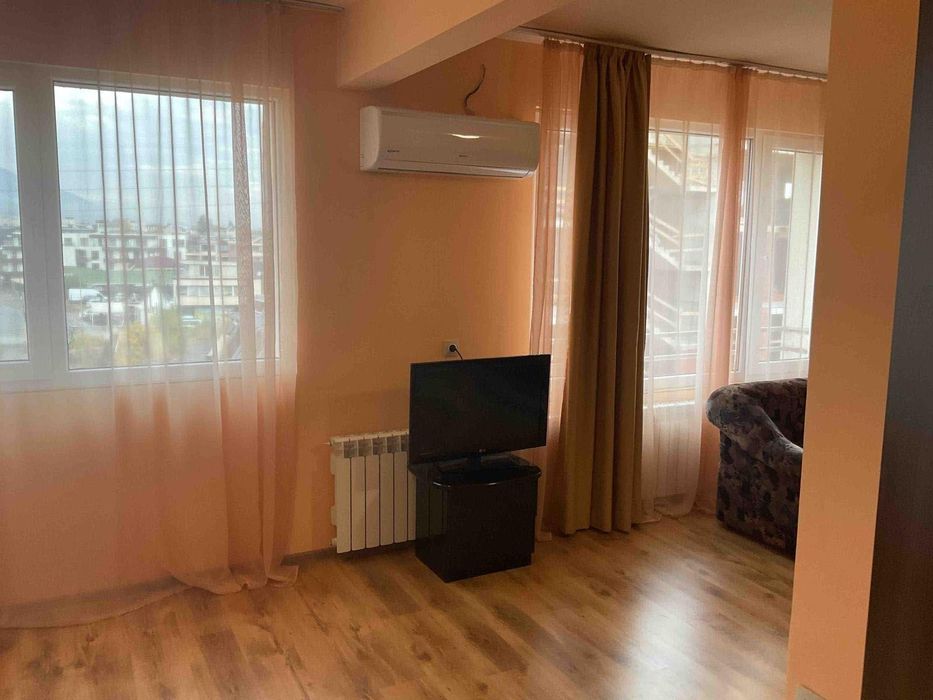 Дава се под наем Тристаен апартамент в София, Малинова долина - 127 кв.м за 764.49 € - Снимка #2