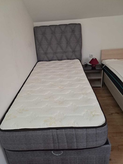 Легло с матрак и табла!