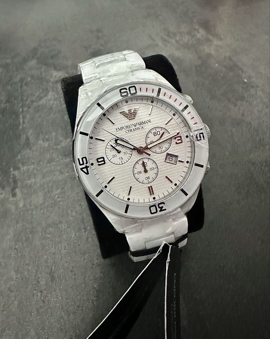 часовник Emporio Armani Ceramica