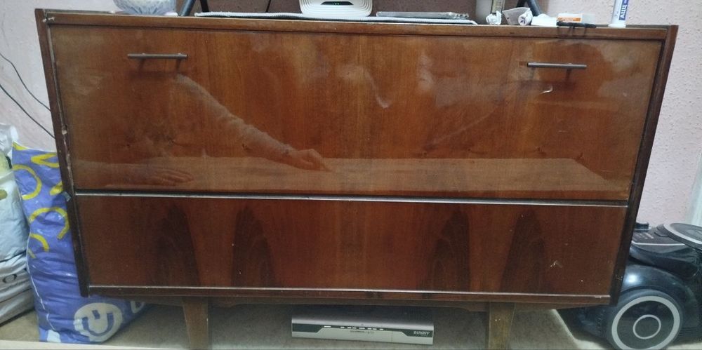 Продаётся Тумбочка Камод