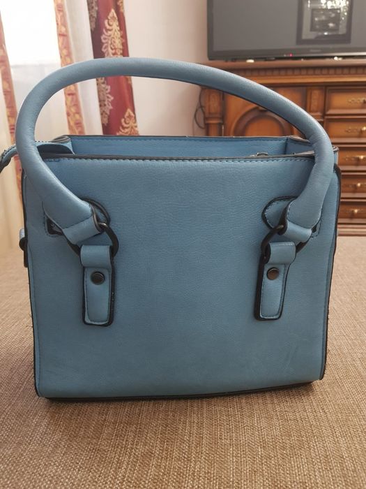 Продам голубую сумочку