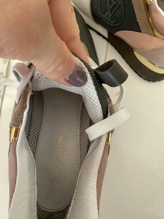 Sneakersi foarte comozi LV