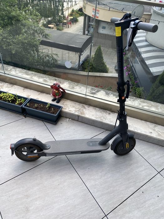 Електрическа тротинетка Xiaomi Mi Electric Scooter 1S