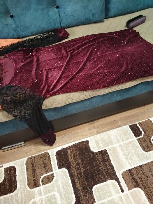 Продам платье новое блестящее