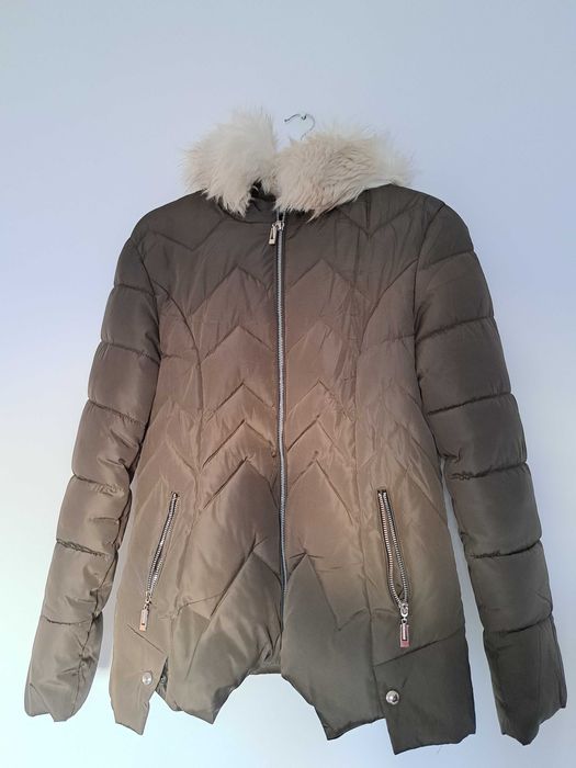 Geaca de iarna cu gluga