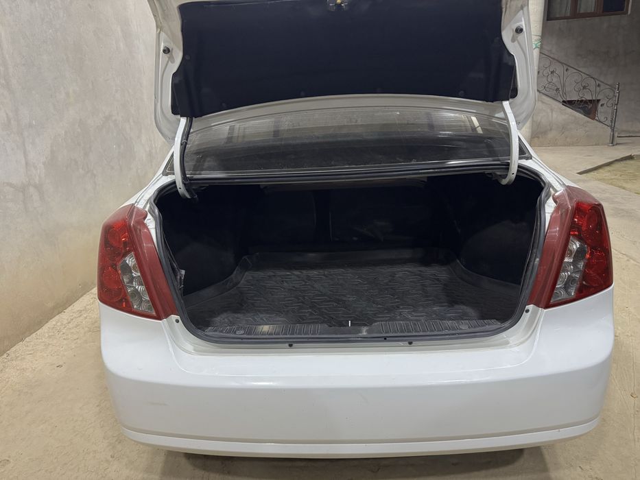 Chevrolet Lacetti 2011/ 1 pozitsiya avtomat/ 275.000 probeg