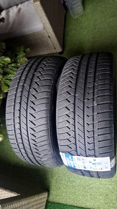 Vand Anvelope Sailun
245/45R19 aderenta B, consum B, all season.